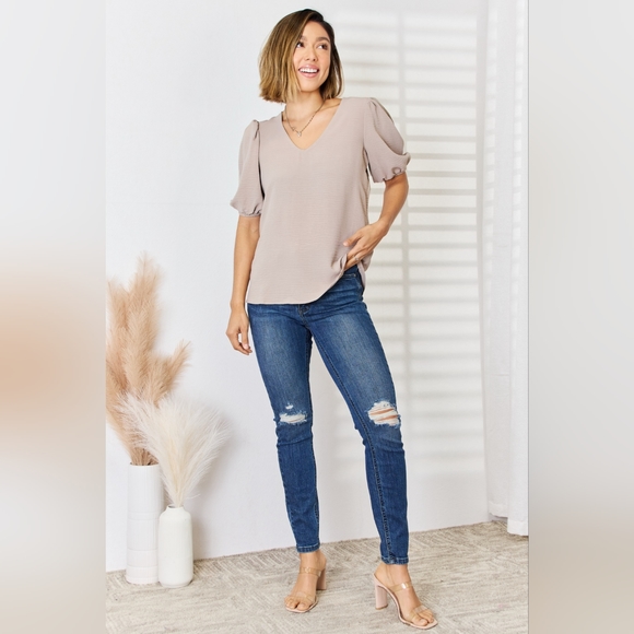 Zenana Designer V-Neck Puff Sleeve Top SALE!! 20% OFF+Discounted Shipping - Picture 5 of 6